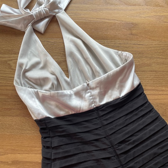 Maggie London Halter, Backless Dress - Picture 3 of 12